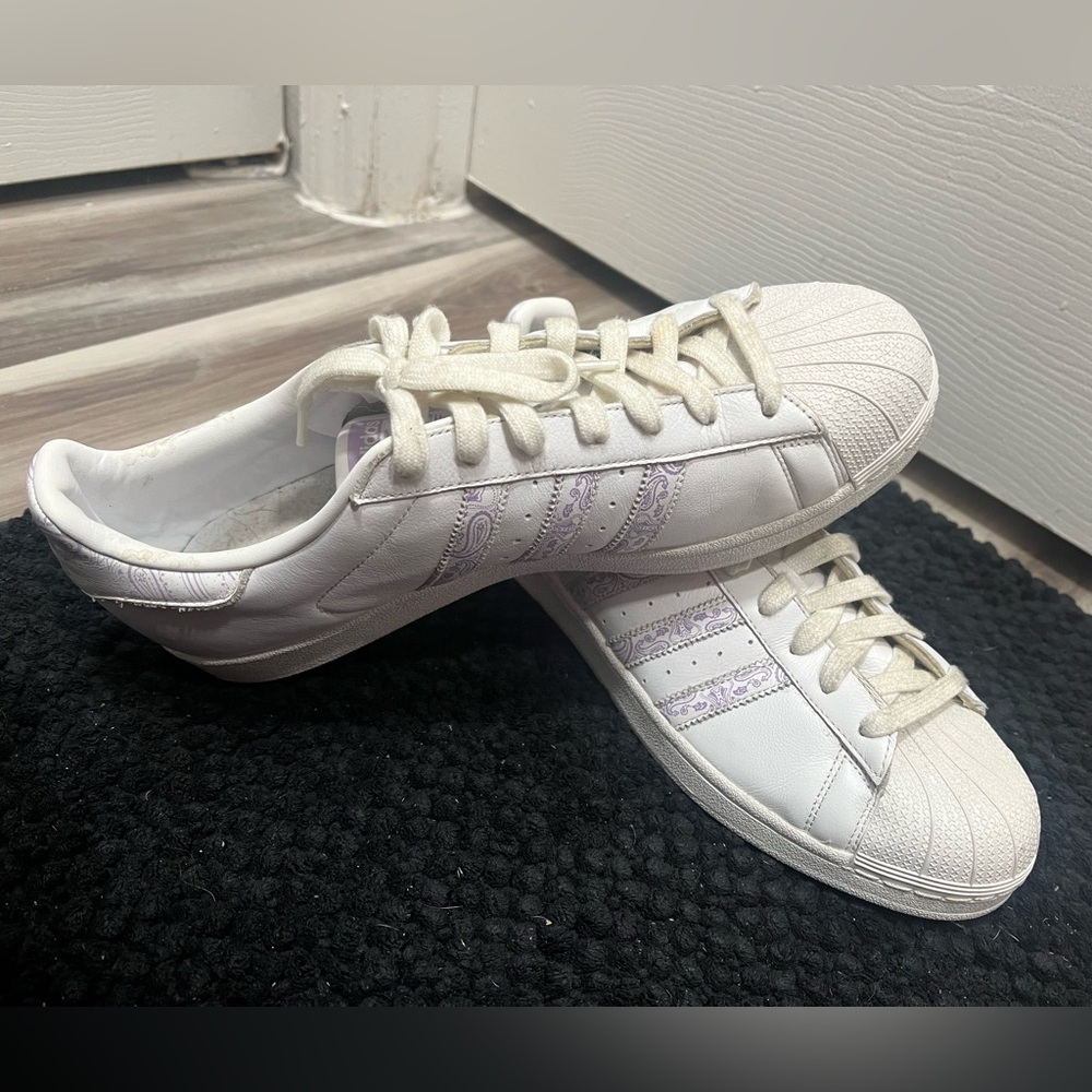 Adidas Men’s White and Purple Sneakers